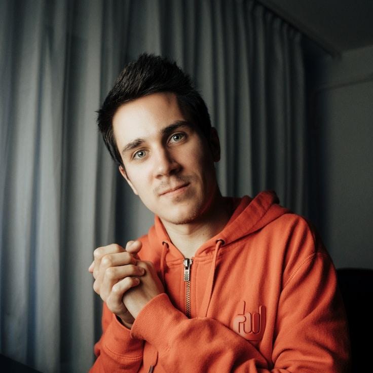 Portrait of Alex, community mentor and Italian cuisine specialist